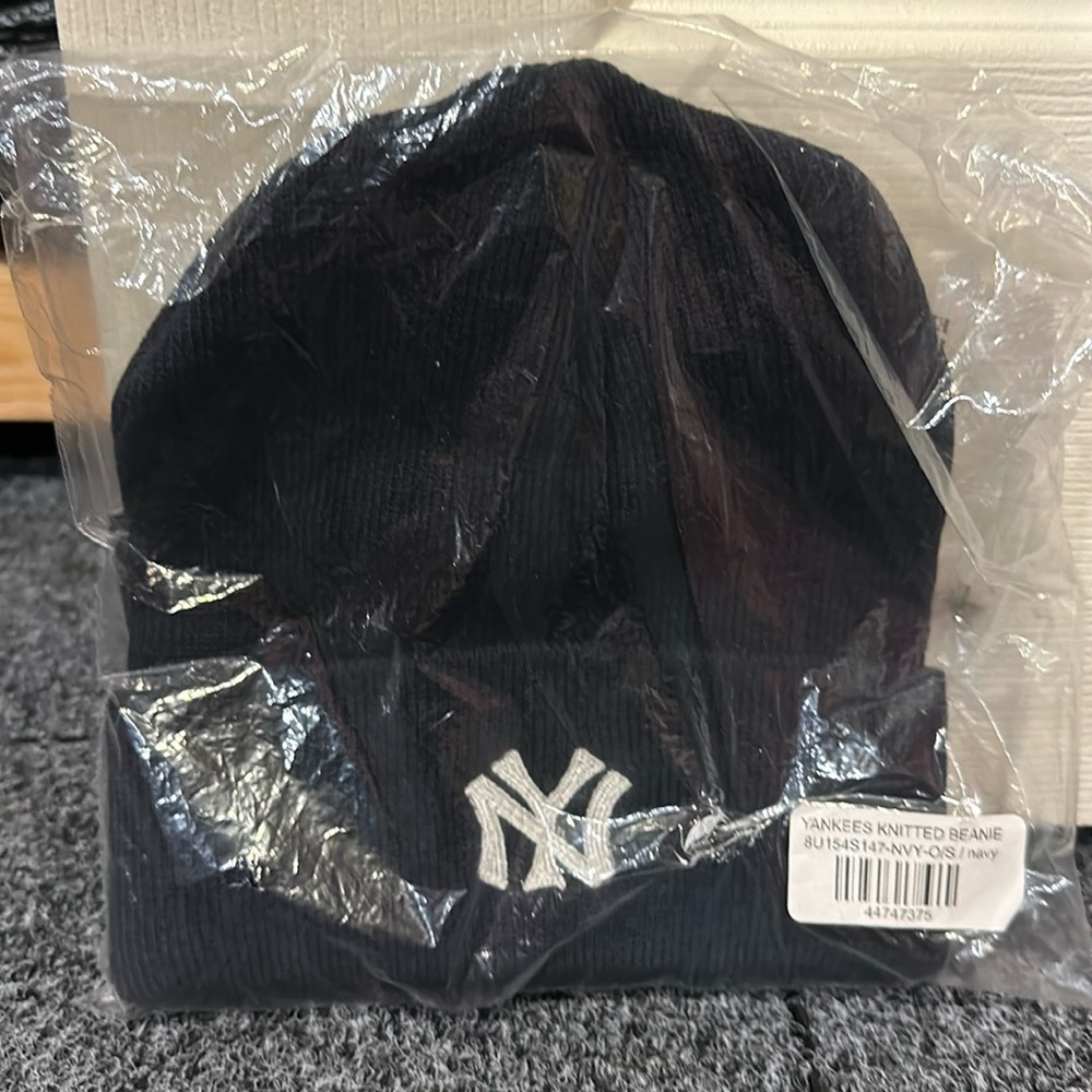 MADHAPPY Yankees Knitted Navy Beanie ‘47